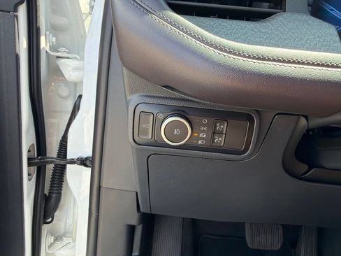 Used 2025 Ford Explorer Platinum RWD image 25