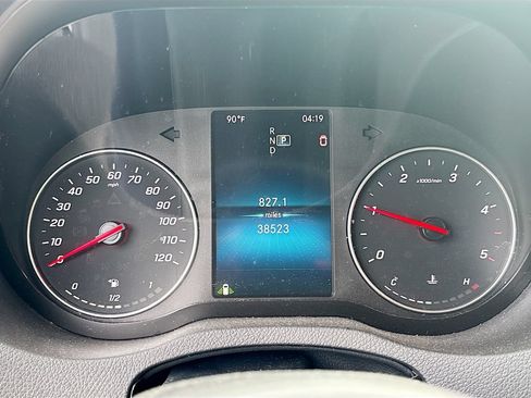 Used 2024 Mercedes-Benz Sprinter 2500 image 31