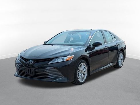 Used 2020 Toyota Camry XLE FWD image 5