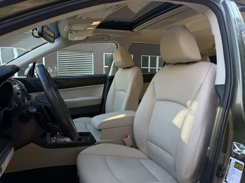 Used 2017 Subaru Outback 2.5i Limited w/ Popular Package #5 image 19