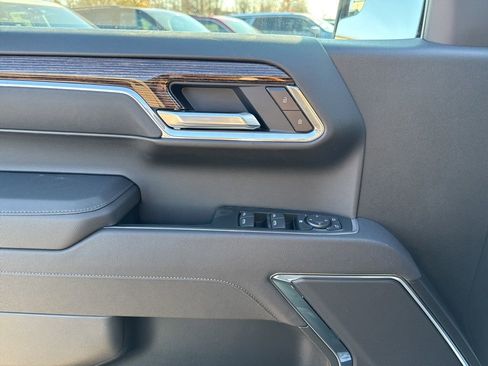 New 2026 GMC Sierra 1500 Elevation image 13