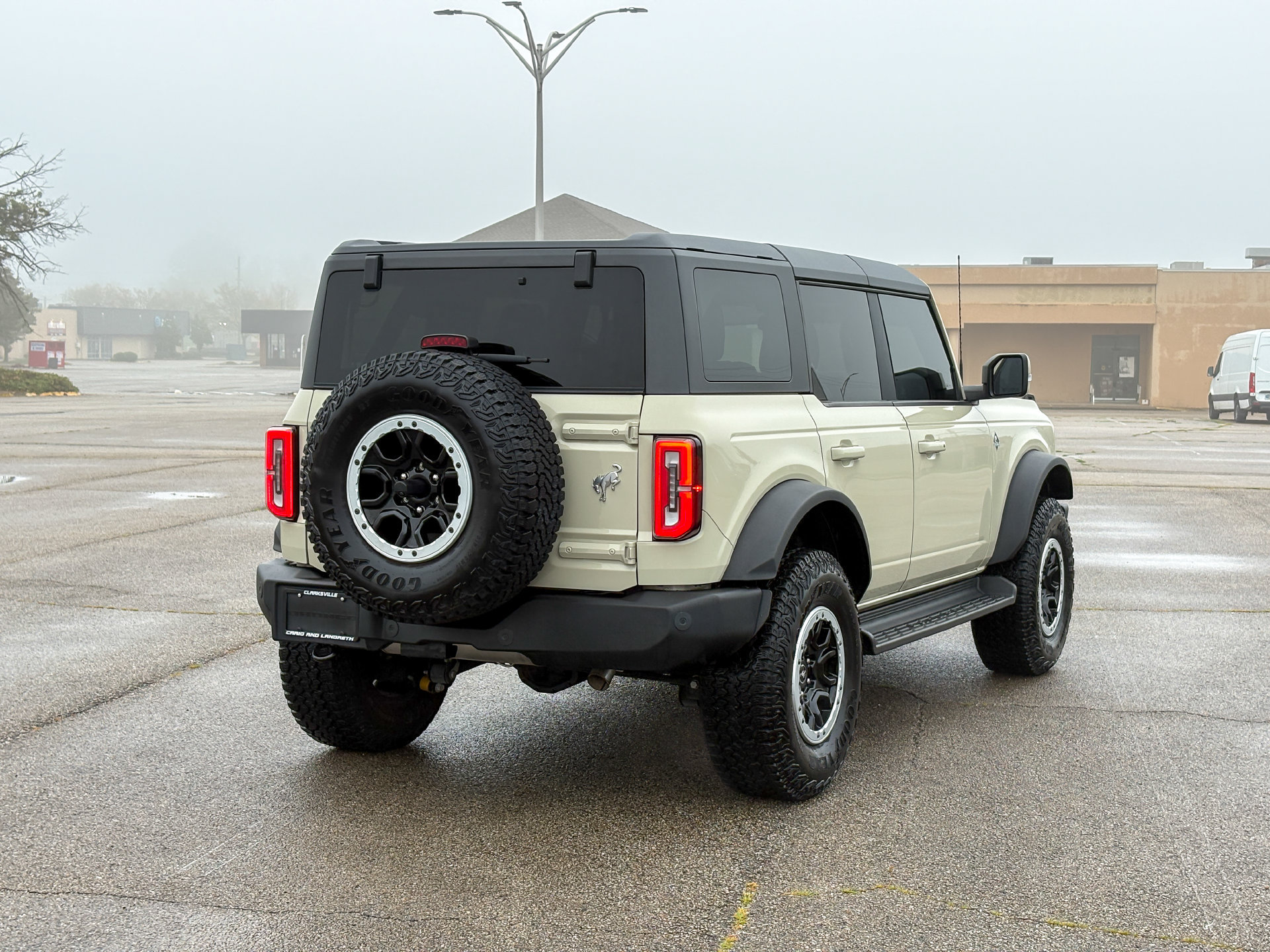 Used 2025 Ford Bronco Outer Banks w/ Sasquatch Package AWD/4WD image 9
