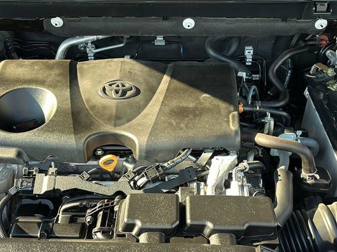 Used 2021 Toyota RAV4 XLE Premium FWD image 32