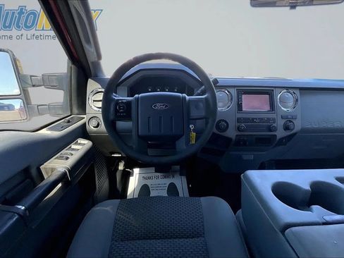 Used 2011 Ford F250 XLT w/ Chrome Pkg AWD/4WD image 12