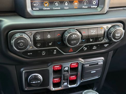 Used 2021 Jeep Gladiator Sport AWD/4WD image 23