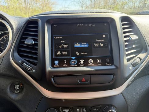 Used 2016 Jeep Cherokee 75th Anniversary image 25