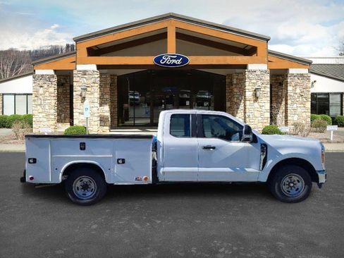New 2023 Ford F250 XL w/ XL Chrome Package image 22