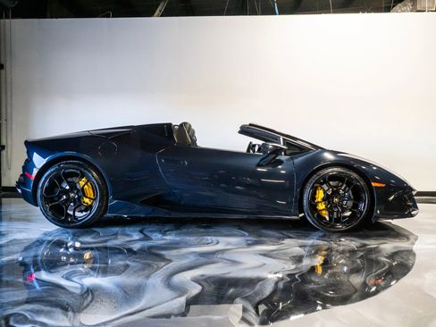 Used 2018 Lamborghini Huracan LP 580-2 image 6