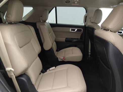 Used 2020 Ford Explorer XLT w/ Equipment Group 202A image 19