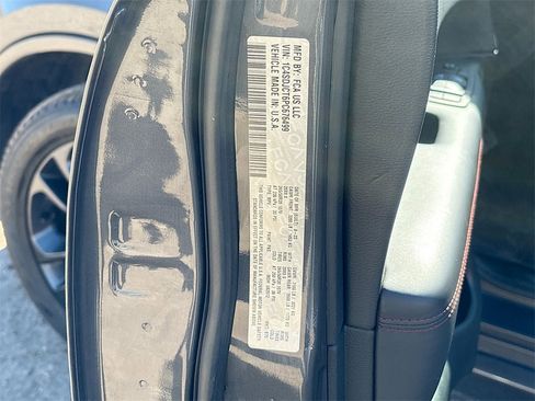 Used 2023 Dodge Durango R/T image 34