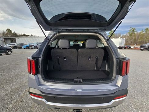 Used 2024 Kia Sorento S image 27