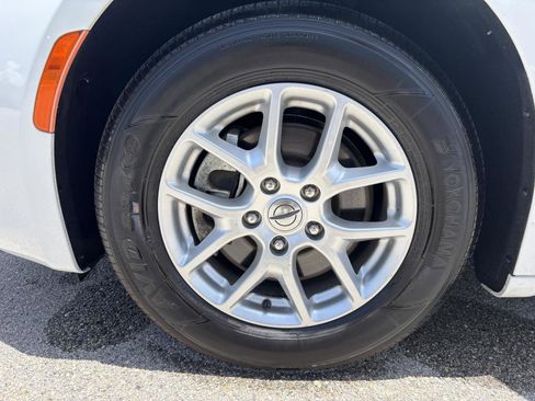 Used 2021 Chrysler Voyager LX image 48