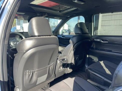 Used 2024 Hyundai Palisade Calligraphy image 15