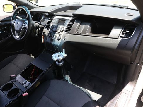 Used 2013 Ford Taurus Police Interceptor FWD image 18