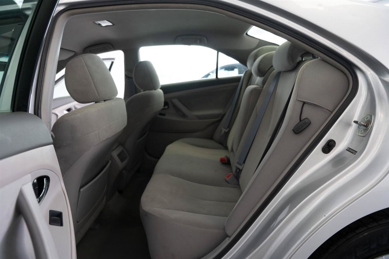 Used 2009 Toyota Camry LE FWD image 13