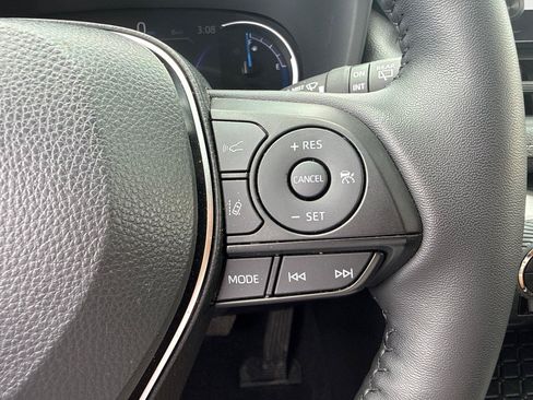 Used 2025 Toyota RAV4 XLE w/ Weather Package AWD/4WD image 16