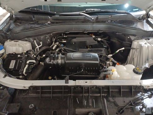 Used 2020 Ford Explorer XLT w/ Comfort Package image 17