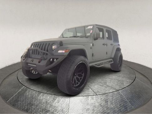 Used 2019 Jeep Wrangler Unlimited Sport S AWD/4WD image 3