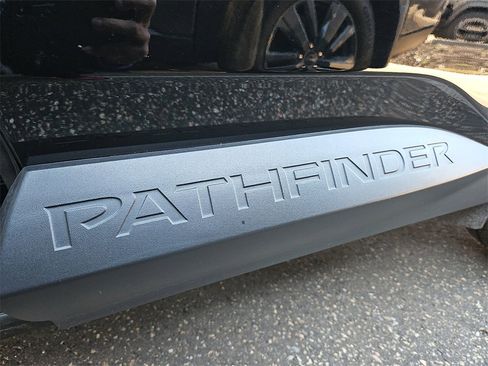 Certified 2024 Nissan Pathfinder S image 31