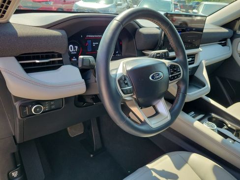 Used 2025 Ford Explorer Active w/ Active Comfort Package AWD/4WD image 9