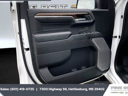 Used 2024 Chevrolet Silverado 1500 High Country w/ Technology Package AWD/4WD image 18