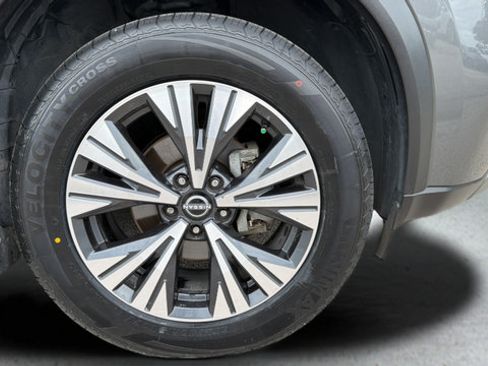Used 2022 Nissan Rogue SV FWD image 18