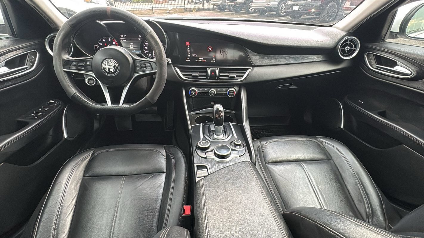 Used 2018 Alfa Romeo Giulia AWD image 20