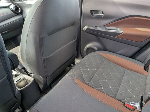 Used 2018 Nissan Kicks SR FWD image 33