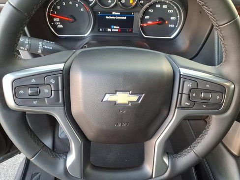 Used 2023 Chevrolet Suburban LS image 31