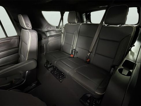 Certified 2025 Chevrolet Suburban Premier image 27