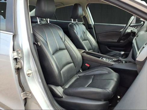 Used 2018 MAZDA MAZDA3 Touring image 13