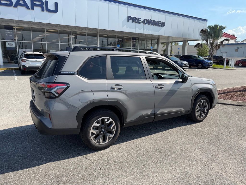 Used 2026 Subaru Forester Premium AWD/4WD image 3