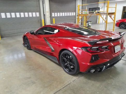 Used 2021 Chevrolet Corvette Stingray Premium Cpe w/ Z51 Performance Package image 2