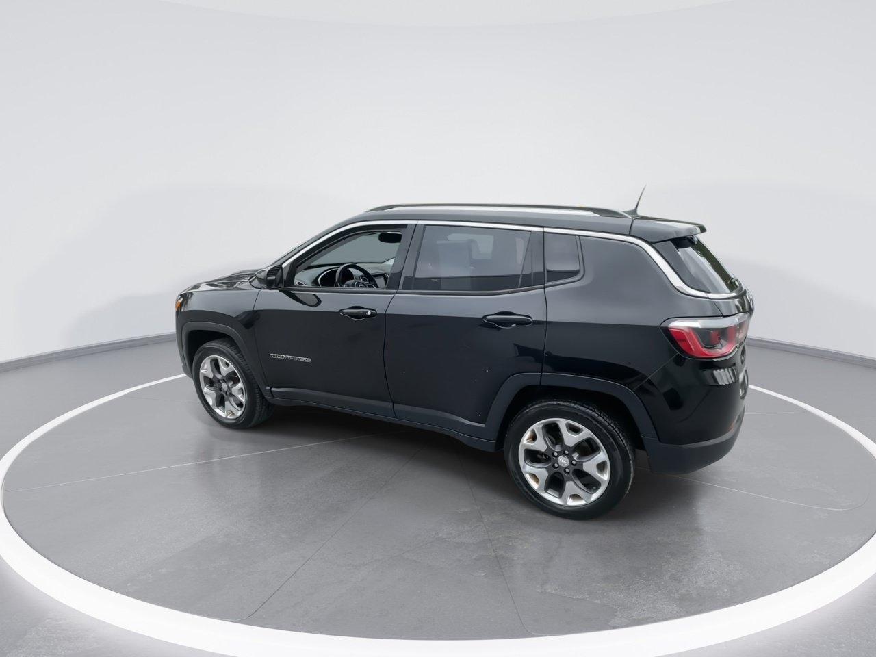 Used 2018 Jeep Compass Limited w/ Navigation Group AWD/4WD image 12