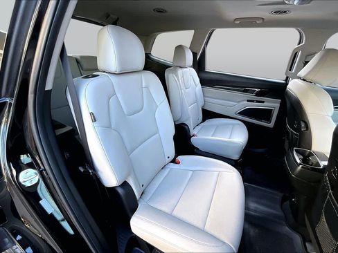 Certified 2025 Kia Telluride S FWD image 20