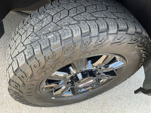 Used 2024 GMC Sierra 2500 AT4 w/ AT4 Premium Plus Package AWD/4WD image 6
