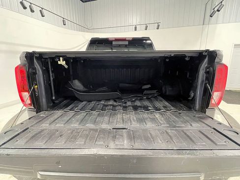 Used 2023 GMC Sierra 1500 Elevation w/ Preferred Package image 5