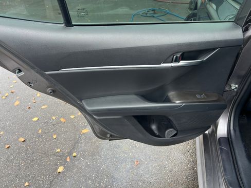 Used 2024 Toyota Camry SE image 25