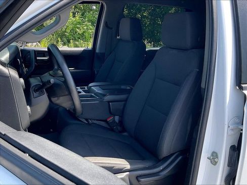 Used 2020 Chevrolet Silverado 1500 Custom w/ Custom Convenience Package AWD/4WD image 9