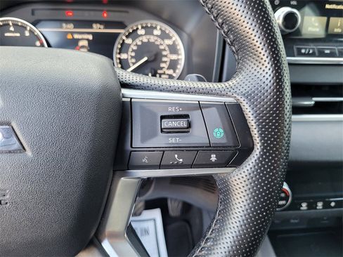 Used 2024 Mitsubishi Outlander SE Black Edition image 23