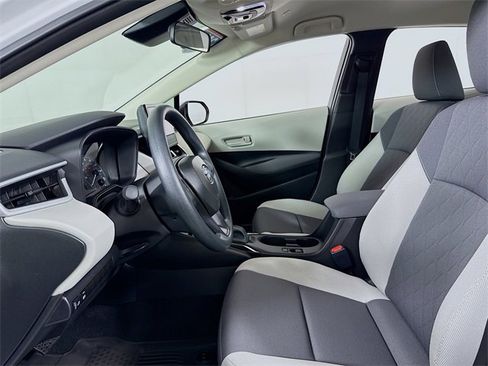 Certified 2025 Toyota Corolla LE image 6