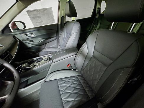 New 2026 Nissan Rogue Platinum w/ Platinum Premium Package image 11