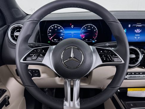 New 2026 Mercedes-Benz GLB 250 image 17