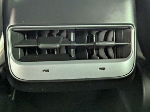 Used 2024 Tesla Model Y Long Range image 28