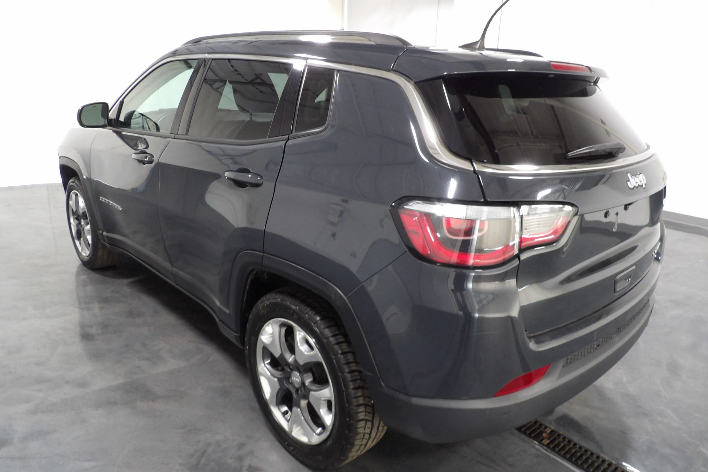 Used 2018 Jeep Compass Limited w/ Navigation Group FWD image 6