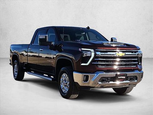 Used 2024 Chevrolet Silverado 2500 LTZ image 3