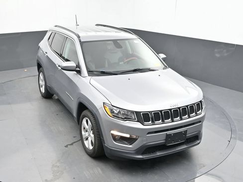 Used 2018 Jeep Compass Latitude w/ Popular Equipment Group FWD image 35
