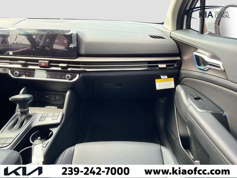 New 2026 Kia Sportage EX FWD image 17