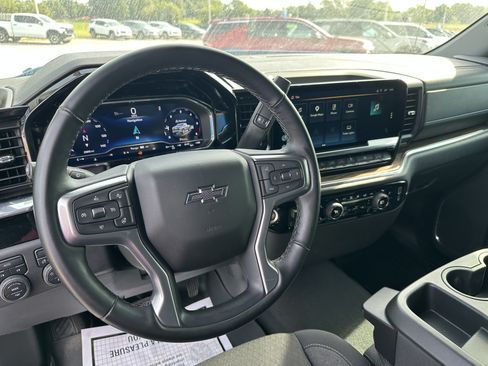 Used 2025 Chevrolet Silverado 1500 RST AWD/4WD image 12