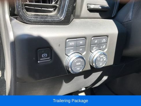 Certified 2023 GMC Sierra 1500 AT4 w/ AT4 Premium Package AWD/4WD image 8